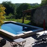 Le Clos Des Abeilles 4*
