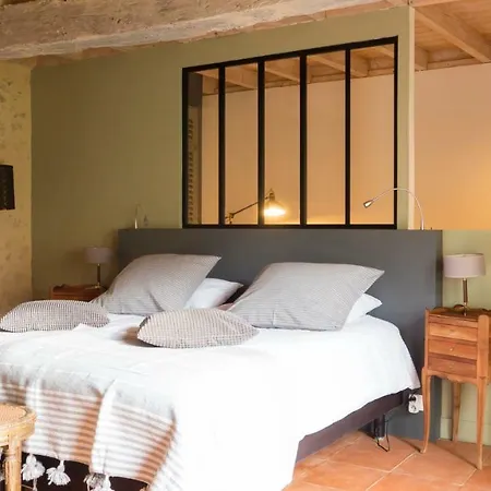 Le Clos Des Abeilles 4*